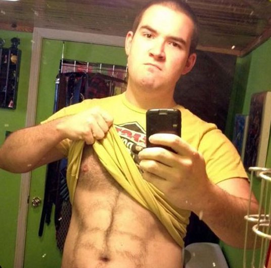 Γελάνε μαζί τους- Προσπάθησαν να αυτοφωτογραφηθούν σέξι, αλλά απέτυχαν οικτρά [εικόνες]  | iefimerida.gr 10