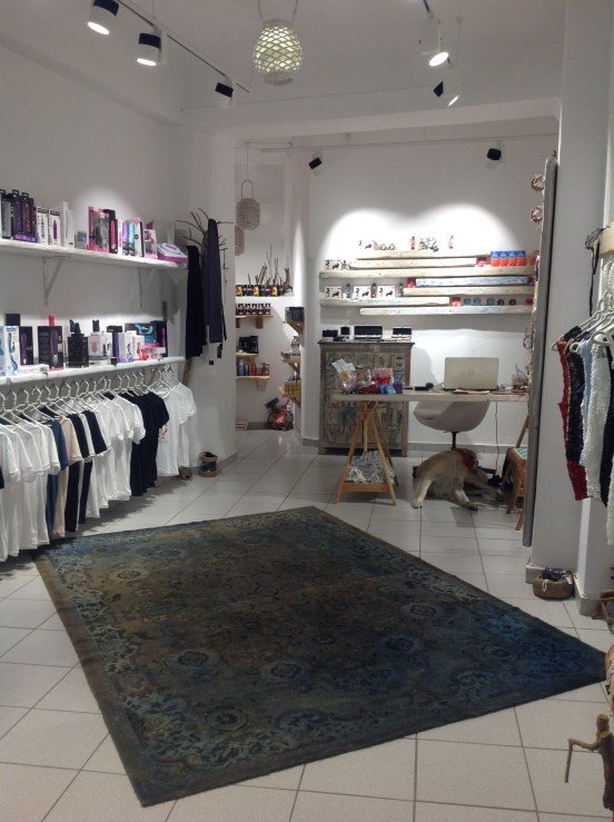 Ανοιξε το πρώτο sex shop στη Μύκονο [εικόνες] | iefimerida.gr 1