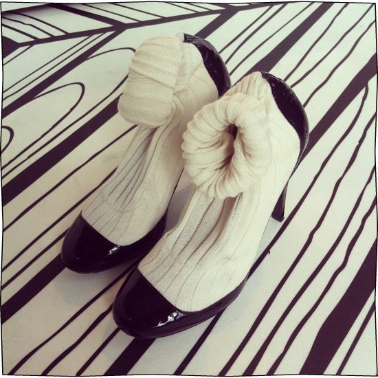 Η νέα αμφιλεγόμενη γυναικεία τρέλα: Καλτσάκια με τακούνια [εικόνες] | iefimerida.gr 2