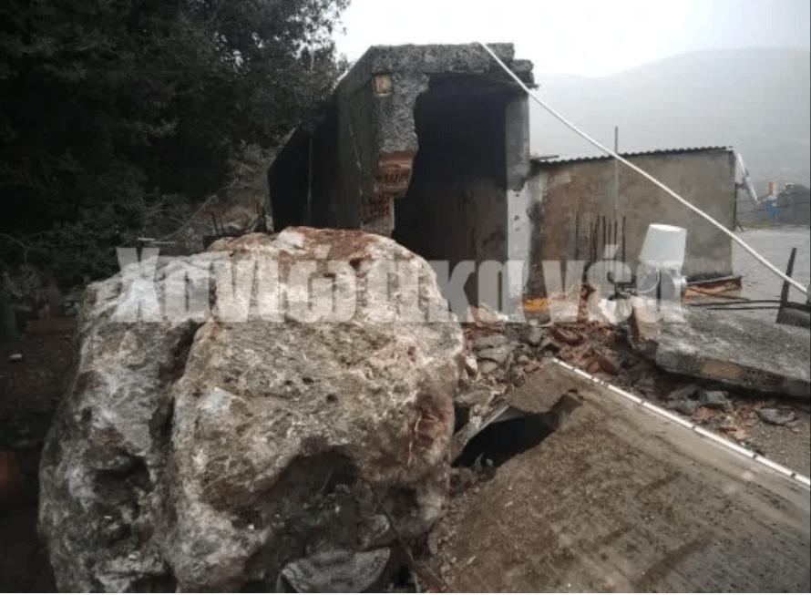 Επεσε βράχος πάνω σε σπίτι και μέσ αήταν μία γυναίκα
