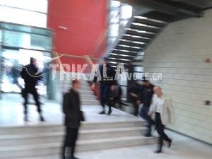 Εισαγγελέας: Γιατί είχες μαχαίρια στο κελί σου; -Βλαστός: Για να καθαρίζω καμιά πατάτα! [βίντεο, εικόνες] | iefimerida.gr 0