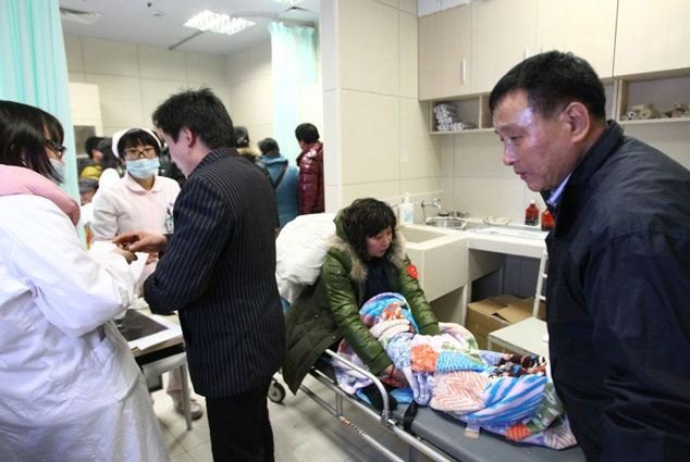 Σοκ: Ενυδρείο 33 τόνων έσκασε παρασέρνοντας περαστικούς [εικόνες + βίντεο] | iefimerida.gr 4