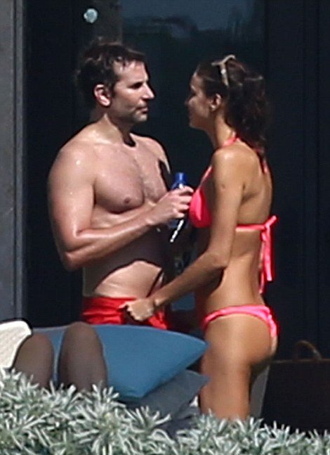 Η Ιρίνα Σάικ άναψε «φωτιές» με το μπικίνι της αλλά ο Μπράντλεϊ Κούπερ την μπουγέλωσε [εικόνες] | iefimerida.gr 3