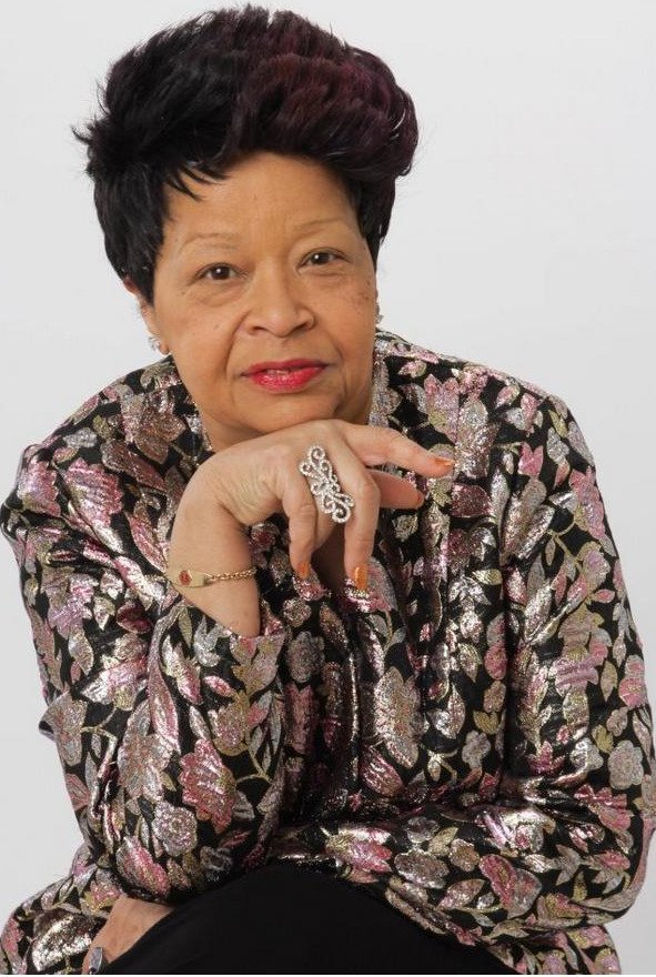 Λύθηκε το μυστήριο με την άγνωστη επιστήμονα σε φωτογραφία του 1971 – Χάρη στο Twitter [εικόνες]  | iefimerida.gr 2