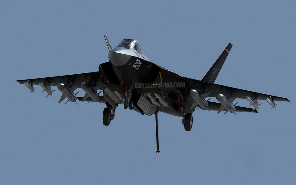 Το καμάρι της Κίνας στους ουρανούς: Το «αόρατο» J-31 που είναι καλύτερο από το Στελθ των ΗΠΑ [εικόνες] | iefimerida.gr 3