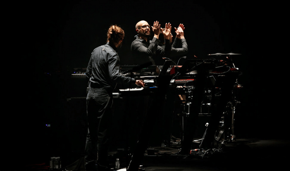 Ιστορικό! Η πρώτη ποπ συναυλία στην Τεχεράνη μετά το 1979 [εικόνες]  | iefimerida.gr 2