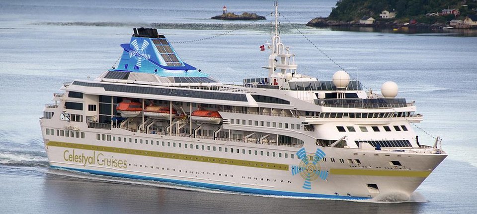 Εφτασε στο λιμάνι του Πειραιά το κρουαζιερόπλοιο που θα φιλοξενήσει τους πλημμυροπαθείς [εικόνες] | iefimerida.gr 0