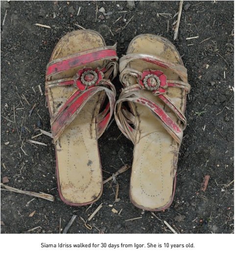 Οι συγκλονιστικές φωτογραφίες των παπουτσιών προσφύγων στο Σουδάν που ταξίδευαν με τα πόδια [εικόνες] | iefimerida.gr 4