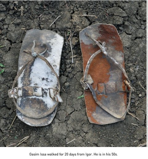 Οι συγκλονιστικές φωτογραφίες των παπουτσιών προσφύγων στο Σουδάν που ταξίδευαν με τα πόδια [εικόνες] | iefimerida.gr 1