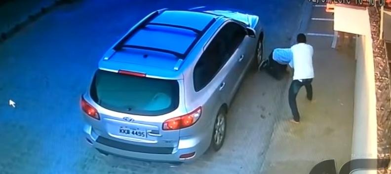 Φρίκη στη Βραζιλία: Δολοφόνος εκτέλεσε δικηγόρο μπροστά στην κορούλα του [βίντεο]  | iefimerida.gr 2