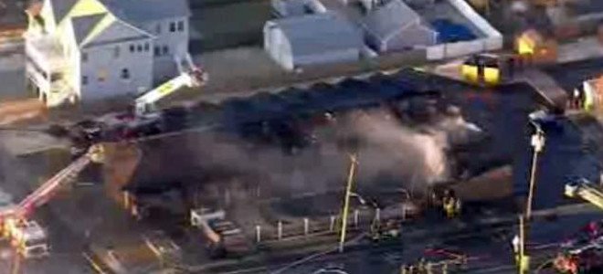 Τραγωδία σε θέρετρο των ΗΠΑ -Τουλάχιστον τρεις νεκροί και δεκάδες τραυματίες από πυρκαγιά σε μοτέλ [εικόνες] | iefimerida.gr 2