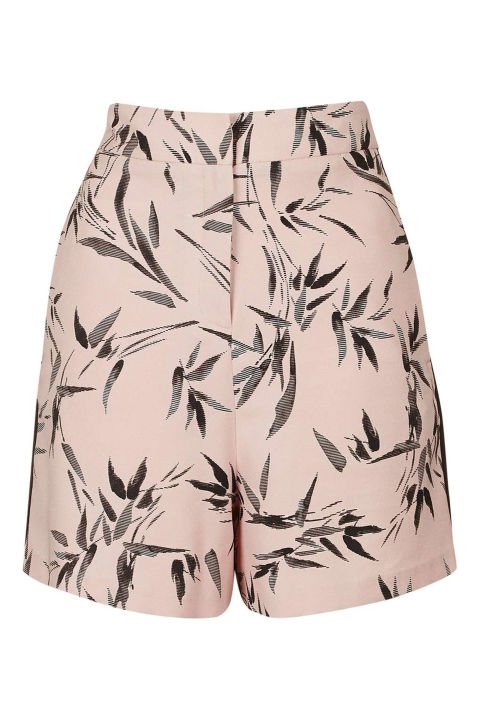 Σορτς: Πώς να το φορέσεις μετά τα 35 [εικόνες] | iefimerida.gr 1