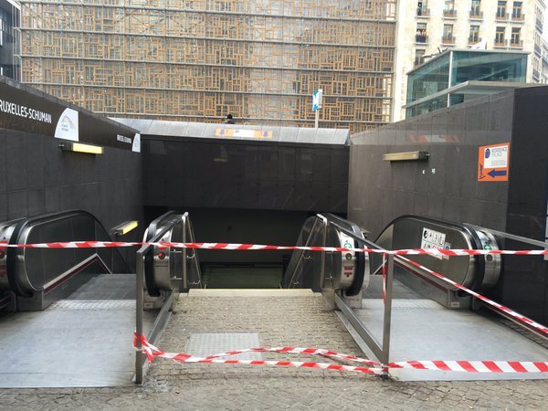 Εκρήξεις με τουλάχιστον 10 νεκρούς και πολλούς τραυματίες και σε σταθμούς μετρό των Βρυξελλών -Κοντά στο κτίριο της Κομισιόν [εικόνα & βίντεο] | iefimerida.gr 5