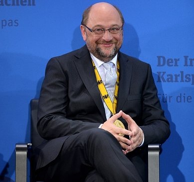 Στον Σουλτς το βραβείο Καρλομάγνου για τη συνεισφορά του στο ευρωπαϊκό εγχείρημα [βίντεο & εικόνες] | iefimerida.gr 2