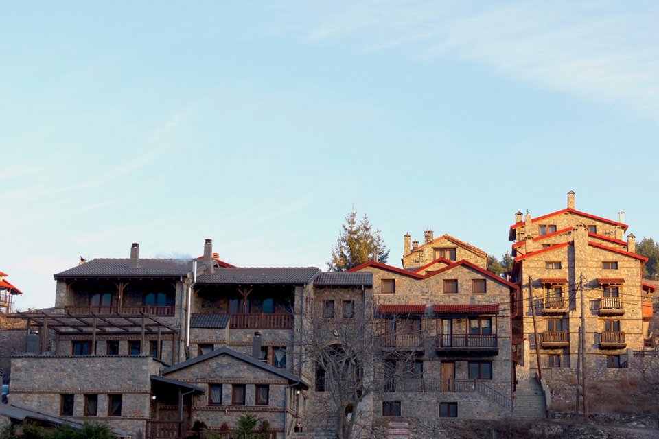 Ζεστές σούπες και ντόπιο νόστιμο κρασί έχουν πρωταγωνιστικό ρόλο, ενώ οι αυθεντικές συνταγές του τόπου θα «κερδίσουν» τον ουρανίσκο σου.