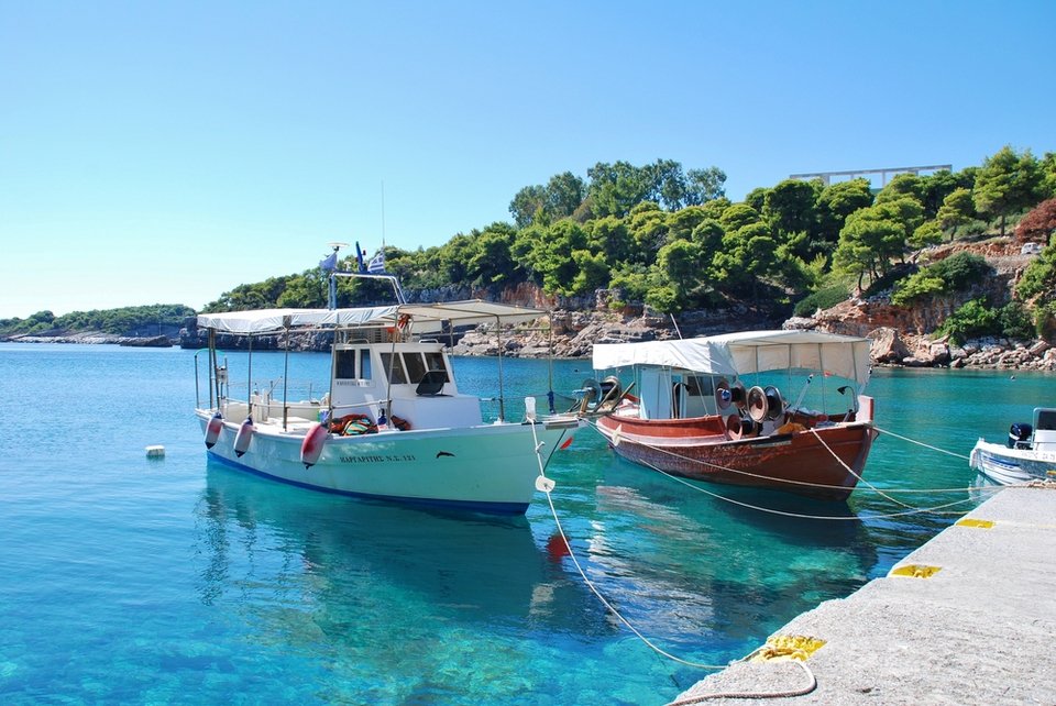 Κρυφές παραλίες και μυστικά περάσματα -Αυτά είναι τα καλά κρυμμένα μυστικά 20 ελληνικών νησιών [εικόνες] | iefimerida.gr 10