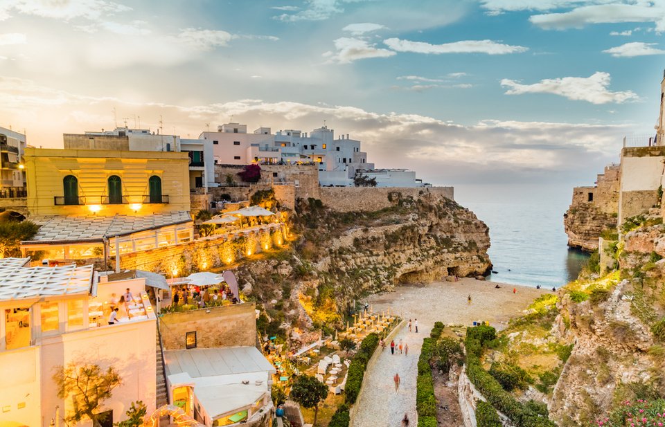 Μία μικρή γουστόζικη ιταλική πόλη δίνει μέχρι και 2.000 ευρώ σε όποιον θέλει να εγκατασταθεί εκεί [εικόνες] | iefimerida.gr 5