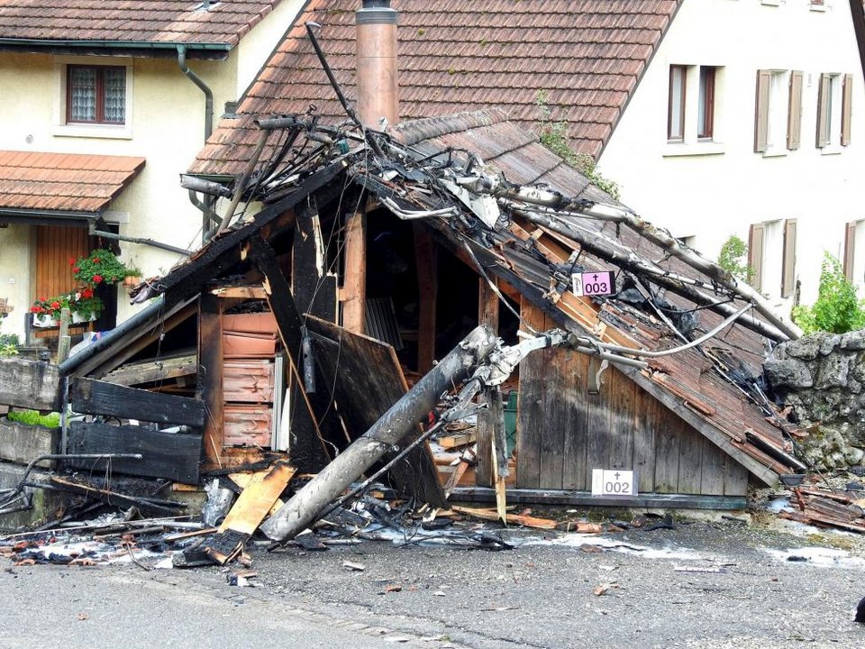 Τραγωδία σε αεροπορική επίδειξη στην Ελβετία – Νεκρός ο ένας πιλότος [εικόνες]  | iefimerida.gr 3