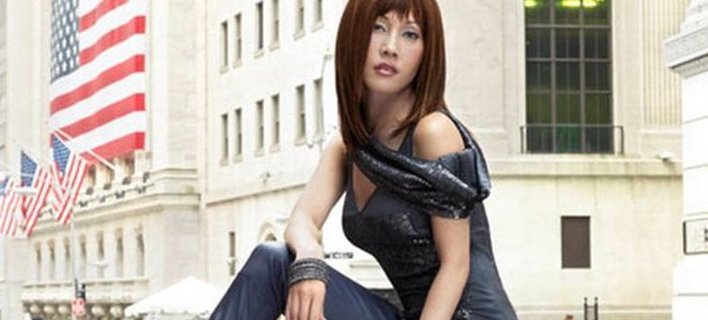 Απίστευτη ιστορία: Επίτροποι εκκλησίας καταχράστηκαν 32 εκατ. για να γίνει τραγουδίστρια η σύζυγος του πάστορα [εικόνες & βίντεο] | iefimerida.gr 0