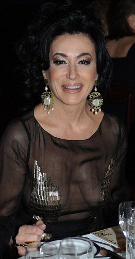 Οι 10+3 χειρότερες εμφανίσεις μεγάλων σταρ με σιθρού ρούχα -Οταν τα έβγαλαν όλα στη φόρα [εικόνες] | iefimerida.gr 10