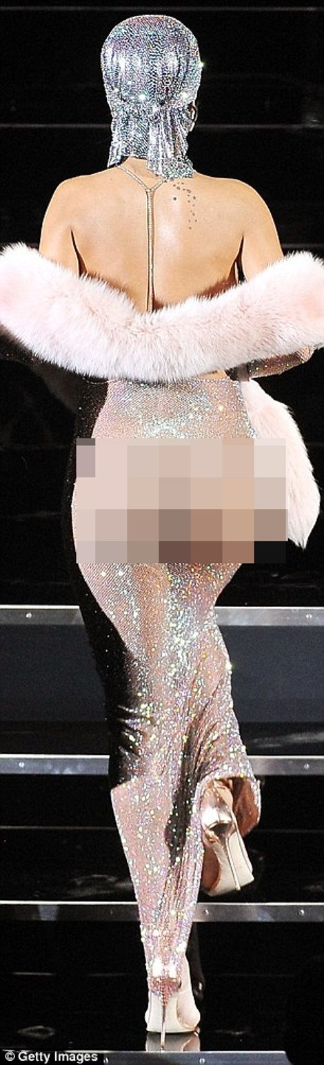 Οι 10+3 χειρότερες εμφανίσεις μεγάλων σταρ με σιθρού ρούχα -Οταν τα έβγαλαν όλα στη φόρα [εικόνες] | iefimerida.gr 6