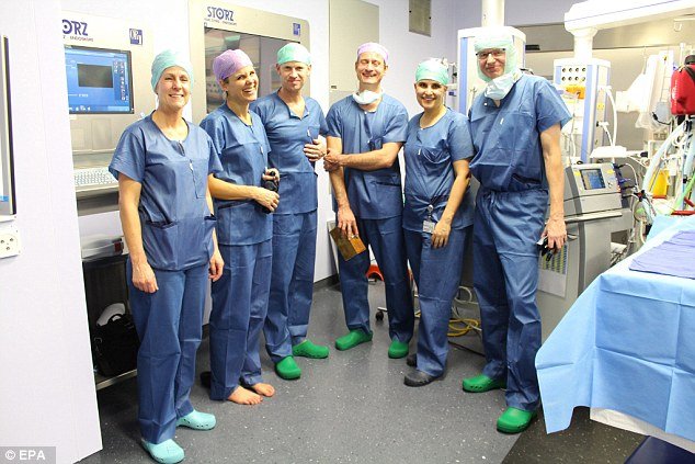 Διαχώρισαν σιαμαία 8 ημερών -Τα μικρότερα στον κόσμο  [εικόνες] | iefimerida.gr 2