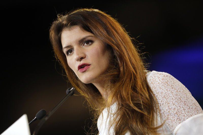 Μαρλέν Σιαπά: Η γυναίκα που εμπιστεύονται οι Μακρόν [εικόνες] | iefimerida.gr 2