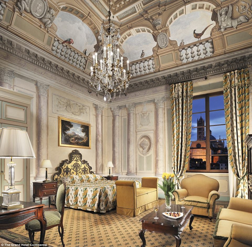 Η Καπέλα Σιστίνα των ξενοδοχείων -Εκπληκτικές τοιχογραφίες, χρυσό, αποθέωση του μπαρόκ [εικόνες]  | iefimerida.gr 0