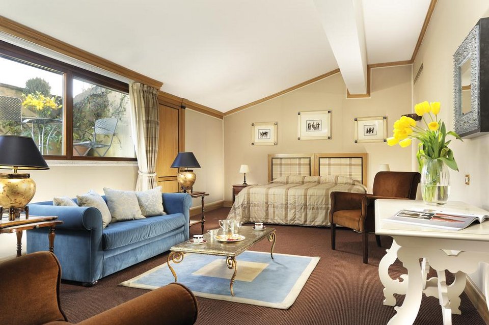 Η Καπέλα Σιστίνα των ξενοδοχείων -Εκπληκτικές τοιχογραφίες, χρυσό, αποθέωση του μπαρόκ [εικόνες]  | iefimerida.gr 8