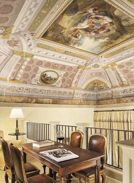 Η Καπέλα Σιστίνα των ξενοδοχείων -Εκπληκτικές τοιχογραφίες, χρυσό, αποθέωση του μπαρόκ [εικόνες]  | iefimerida.gr 3