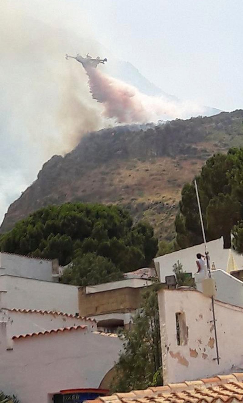 «Λιώνει» από τη ζέστη η νότια Ευρώπη -Πυρκαγιές στην Ιταλία, στους 44 ο υδράργυρος στην Ισπανία [εικόνες & βίντεο]  | iefimerida.gr 4