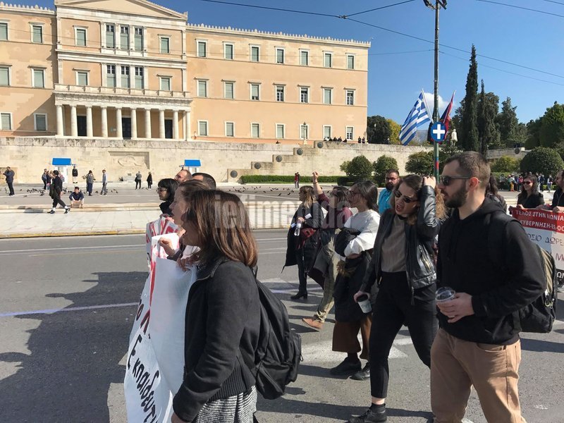 Στους δρόμους και πάλι οι εκπαιδευτικοί -Αντιδρούν για τον νέο νόμο Γαβρόγλου [εικόνες] | iefimerida.gr 8