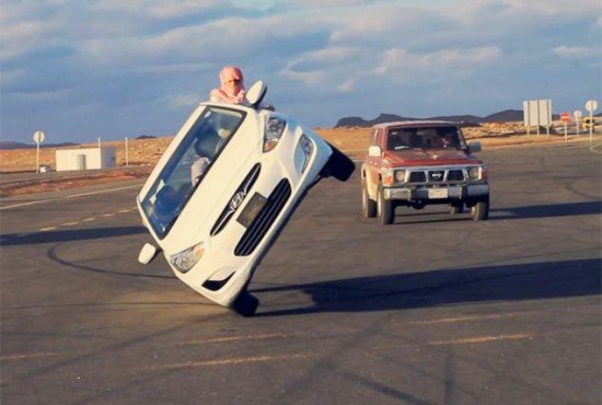 Θραύση κάνει η νέα αυτοκινητιστική μόδα στη Σαουδική Αραβία [εικόνες, βίντεο] | iefimerida.gr 1