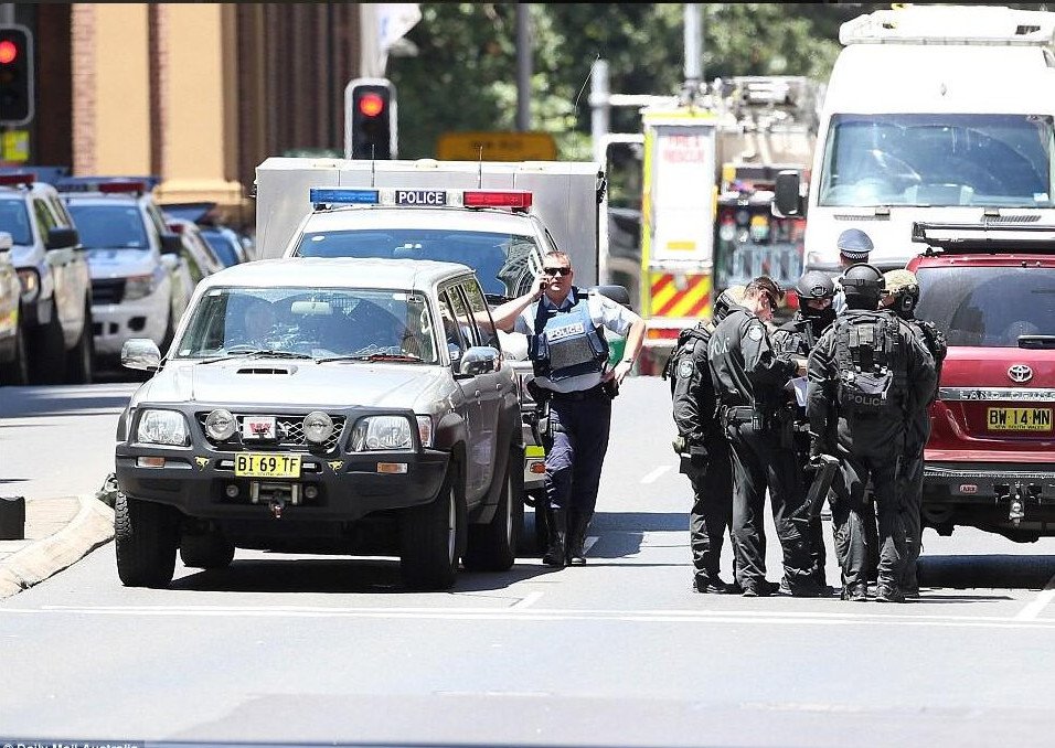 Θρίλερ στο Σίδνεϊ: Απέδρασαν όμηροι, ανάμεσά τους και ένας ομογενής [εικόνες & βίντεο] | iefimerida.gr 8