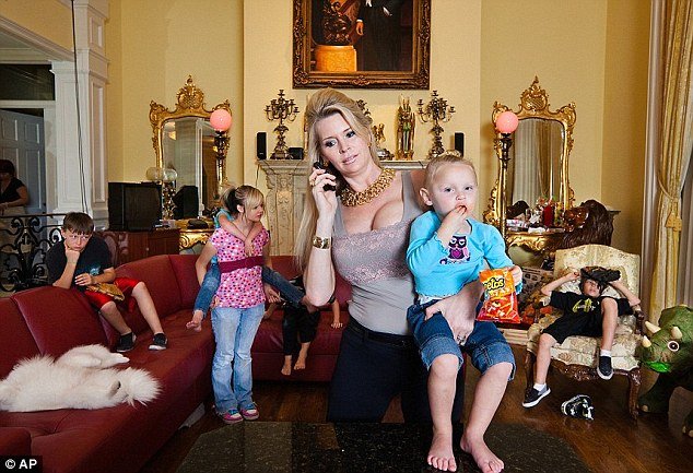 Νεκρή η 18χρονη κόρη μεγιστάνα -Μια απίστευτη ιστορία εγκατάλειψης [εικόνες] | iefimerida.gr 6