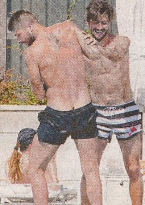 Οταν τα παιχνίδια στο νερό «έγδυσαν» τον Μιχάλη Σηφάκη [εικόνες] | iefimerida.gr 2