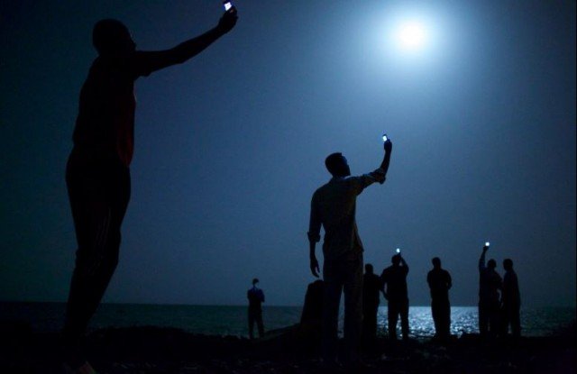 Αυτή είναι η πραγματικά συγκλονιστική «Φωτογραφία της Χρονιάς» για το 2014 [εικόνα]  | iefimerida.gr 0