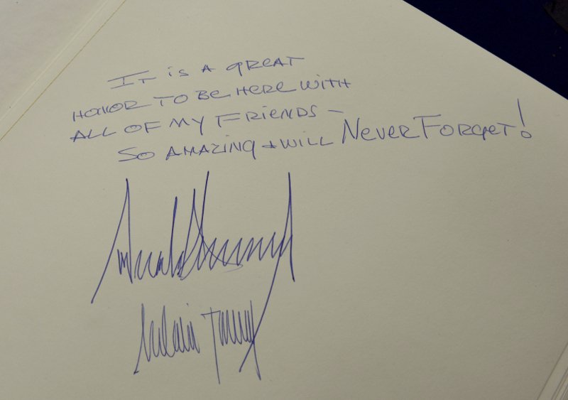 Τι αποκαλύπτει για τη Μελάνια Τραμπ ο γραφικός της χαρακτήρας [εικόνες]  | iefimerida.gr 4