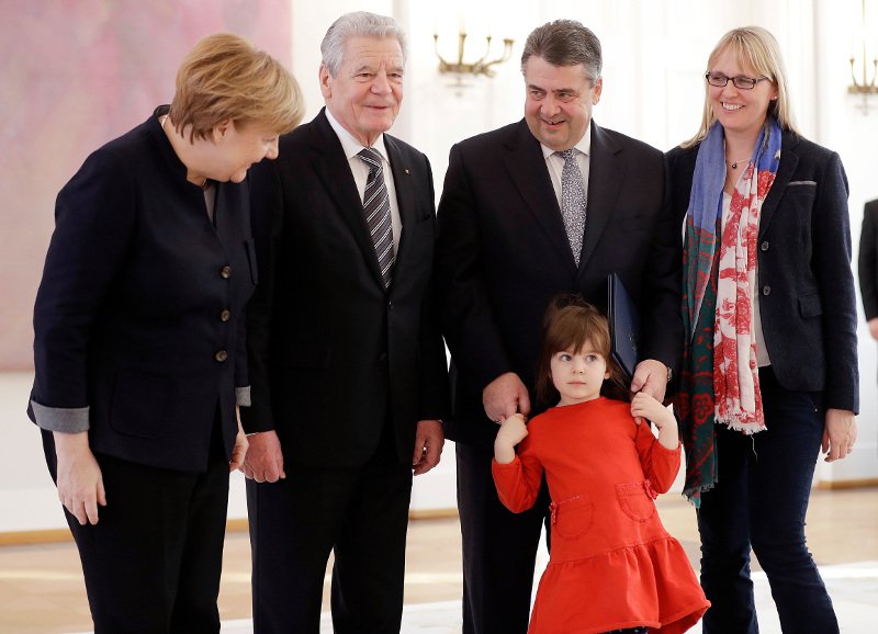 Γερμανία: Σε πελάγη ευτυχίας ο Γκάμπριελ -Εγινε τρίτη φορά πατέρας [εικόνες] | iefimerida.gr 0