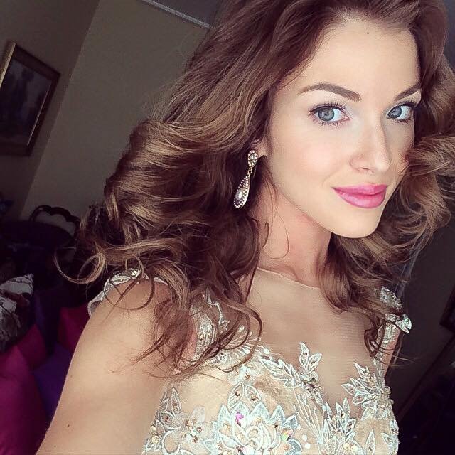 Η ελληνικής καταγωγής Μις Πορταγαλία μοιράζει εγκεφαλικά στη Μύκονο [εικόνες] | iefimerida.gr 15