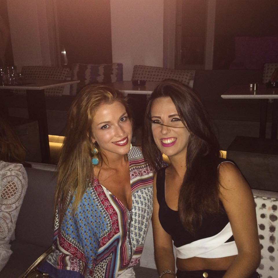 Η ελληνικής καταγωγής Μις Πορταγαλία μοιράζει εγκεφαλικά στη Μύκονο [εικόνες] | iefimerida.gr 2