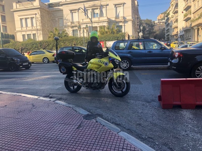 Αμεσα ειδοποιήθηκε ασθενοφόρο του ΕΚΑΒ