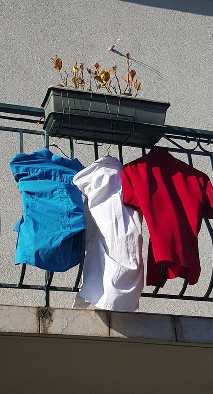 Συγκλονιστικοί Γάλλοι: Δημιούργησαν την τρικολόρ με κάθε πιθανό τρόπο [εικόνες] | iefimerida.gr 4