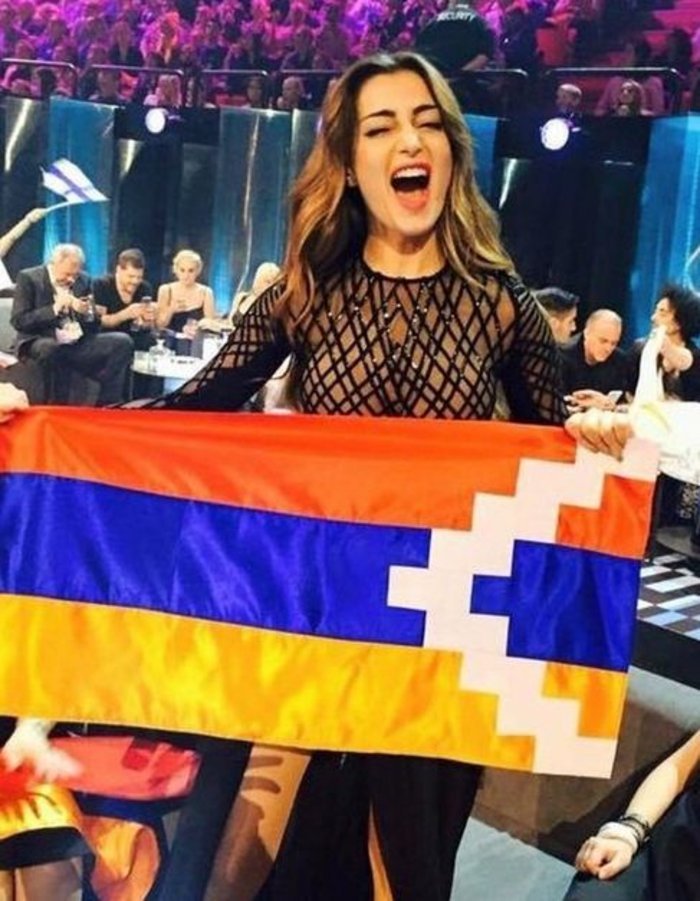 Η «Μπιγιονσέ» της Αρμενίας απειλείται με τιμωρία από την Eurovision -Η κίνησή της που προκάλεσε [εικόνες] | iefimerida.gr 0
