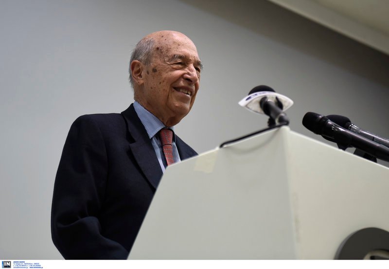 Ο Κ. Σημίτης μιλά στην εκδήλωση του Δικτύου Σύγχρονων Δημοκρατών -Φωτογραφία: Intimenews/ΠΑΠΑΝΙΚΟΣ ΓΙΑΝΝΗΣ