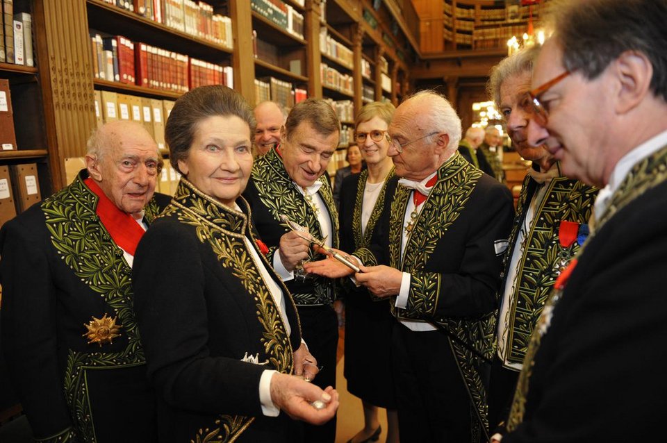 Σιμόν Βέιλ: Η Γαλλοεβραία υπουργός που νομιμοποίησε την έκτρωση στη Γαλλία [εικόνες] | iefimerida.gr 5