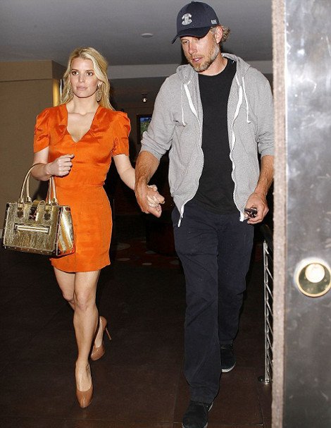 Η Τζέσικα Σίμπσονς μοιάζει με γερασμένο άλογο [εικόνες] | iefimerida.gr 0