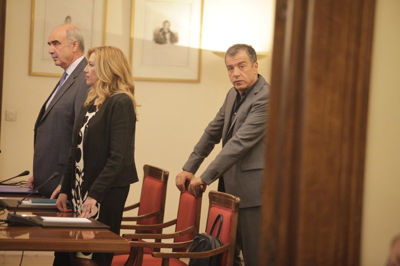 Συμβούλιο Πολιτικών Αρχηγών: Η κυρία με το καπέλο, τα πηγαδάκια και τα πειράγματα [εικόνες] | iefimerida.gr 10