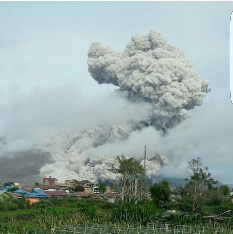 Ινδονησία: Εξερράγη το ηφαίστειο του  Σιναμπούνγκ -Στα 3 χλμ οι στάχτες [εικόνα] | iefimerida.gr 0
