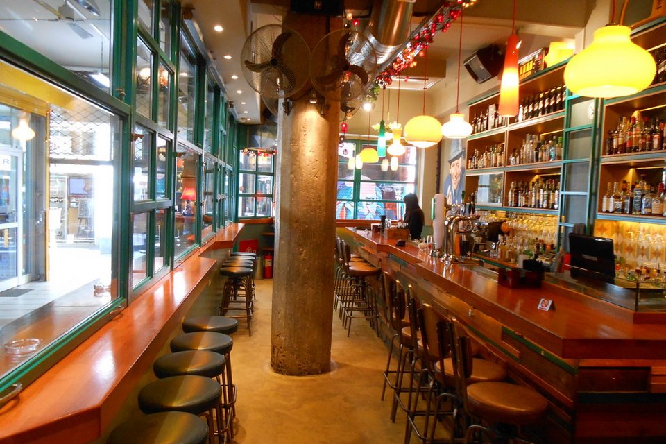 Παρασκευή, ημέρα για βόλτα: Τα  10 καλύτερα κοκτέιλ μπαρ της Αθήνας [εικόνες] | iefimerida.gr 8